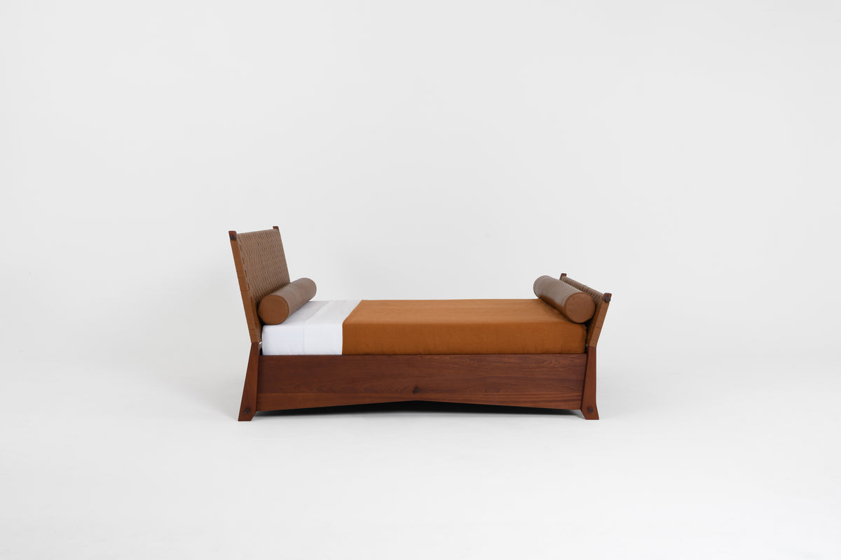 Delhos Bed