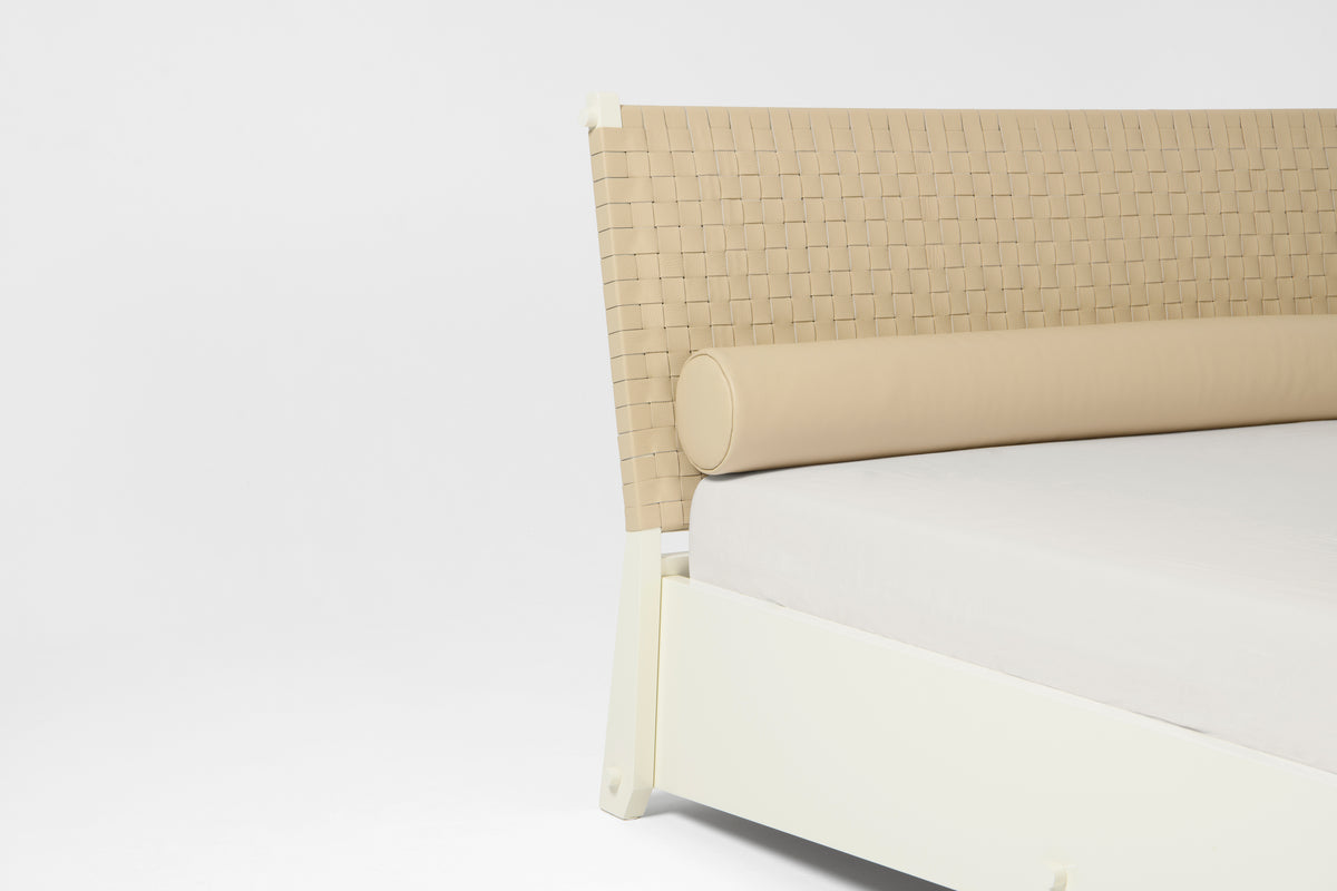 Delhos Bed